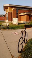 Banc et vélo littéraires / Library bench & bike