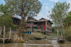 unterwegs in Inn Paw Khon, im südlichen Teil des Inle-Sees (© Buelipix)