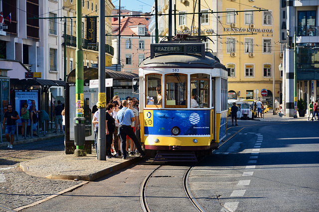 Lisbon 2018 – Eléctrico 582 at Praça Martim Moniz