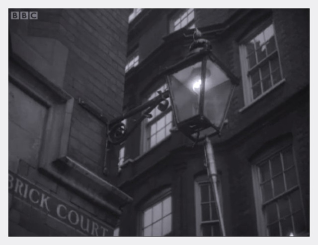 Brick Court gas lamp