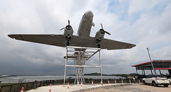 A US warplane in Thailand / Un avion de guerre américain en Thaïlande