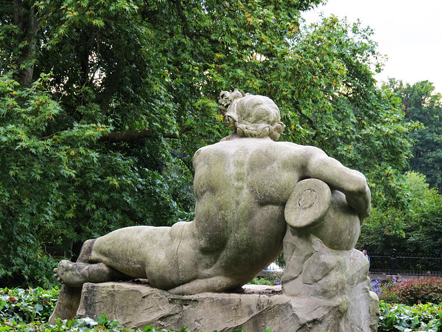 father thames, terrace gardens, richmond, london