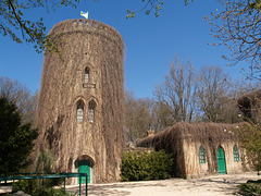 Водонапорная башня в дендропарке / Water Tower in the Arboretum