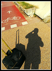 Now we see the bycicle path sign, oblivious to me while taking shots and leading me to being almost run over by a cyclist!