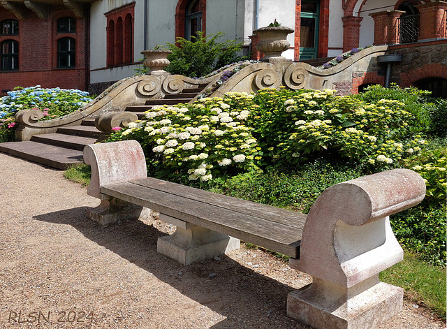 Happy Bench Monday!