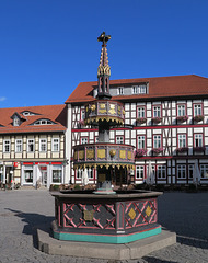 Der Wohltäterbrunnen auf dem Marktplatz