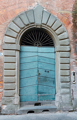Haustüren in Lucca 2
