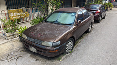 Toyota Corolla légèrement écaillée (2)