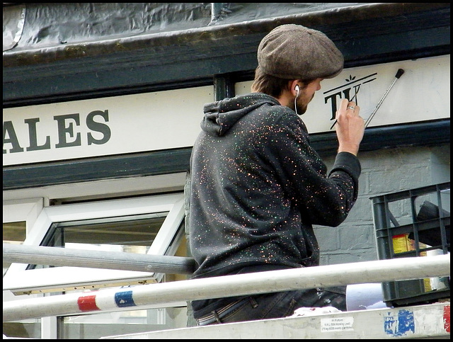 signwriter at work