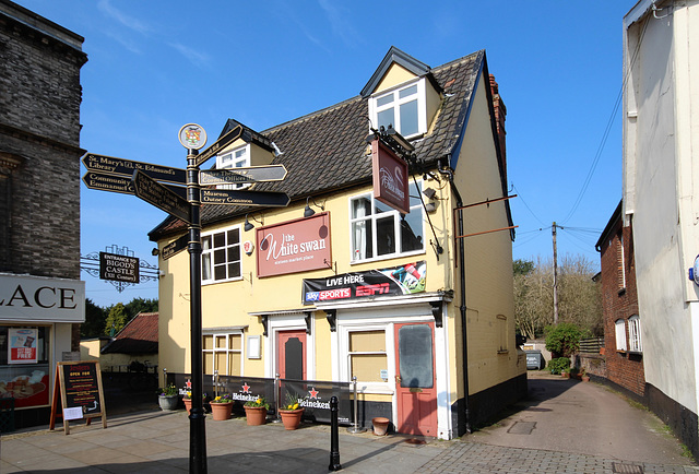 White Swan Inn, No.16 Market Place, Bungay, Suffolk