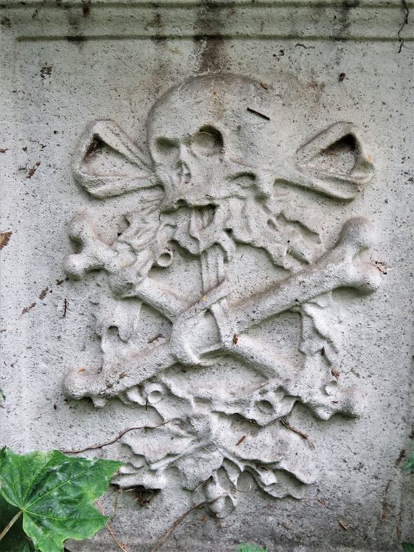 st mary magdalene church, east ham, london skull and bones on the end of a c18 chest tomb(35)