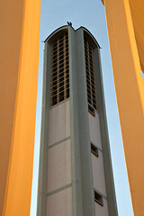Glockenturm aus Sicht des Portals der Kirche St.Maria