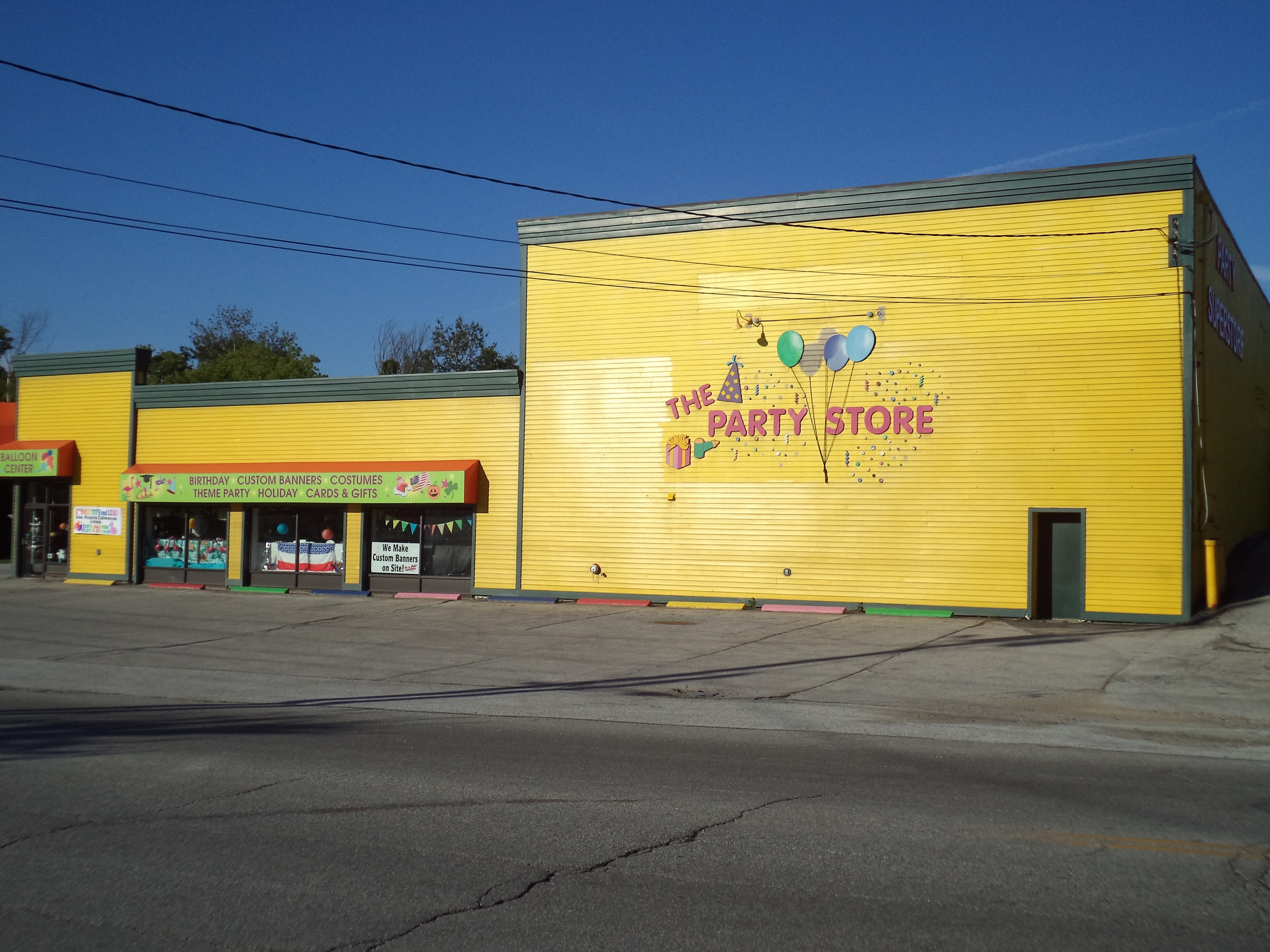 The yellow Party Store