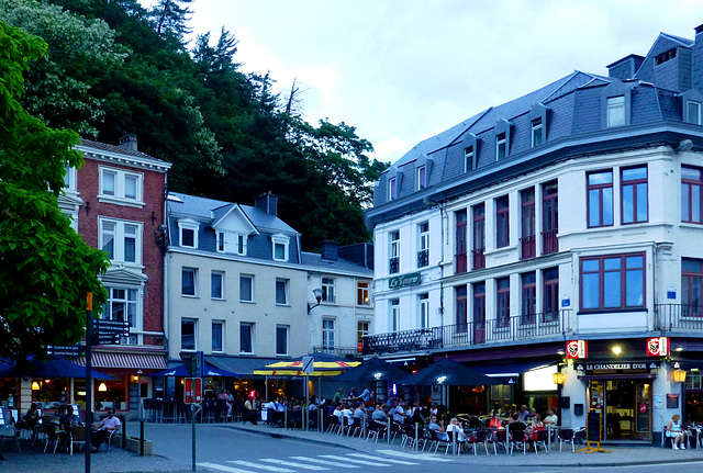 BE - Spa - Place Royale am Abend