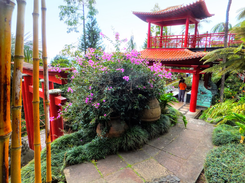 Ein- und Ausgang zum asiatischen Wassergarten. ©UdoSm