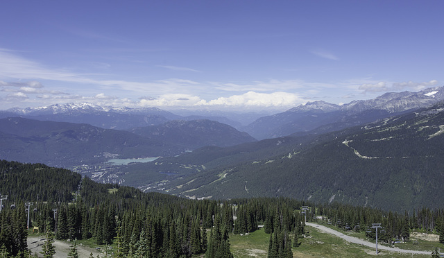 Aussicht von der Roundhouse Lodge am Whistler Mountain (© Buelipix)