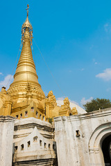 beim Shwe-Yan-Pyay-Kloster und dem Shwe Yaunghwe Kyaung Tempel (© Buelipix)