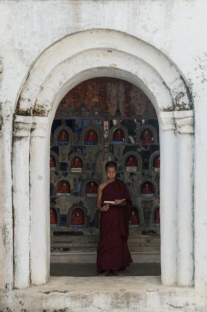 beim Shwe-Yan-Pyay-Kloster und dem Shwe Yaunghwe Kyaung Tempel (© Buelipix)