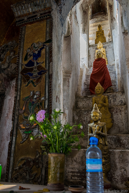 beim Shwe-Yan-Pyay-Kloster und dem Shwe Yaunghwe Kyaung Tempel (© Buelipix)