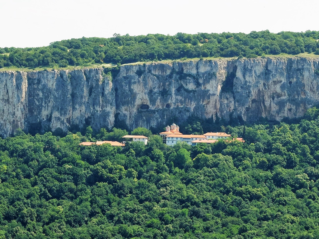 Dreifaltigkeitskloster von Arbanasi, aufgenommen vom Preobrazhenski-Kloster