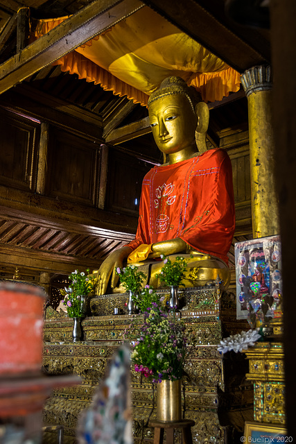 beim Shwe-Yan-Pyay-Kloster und dem Shwe Yaunghwe Kyaung Tempel (© Buelipix)