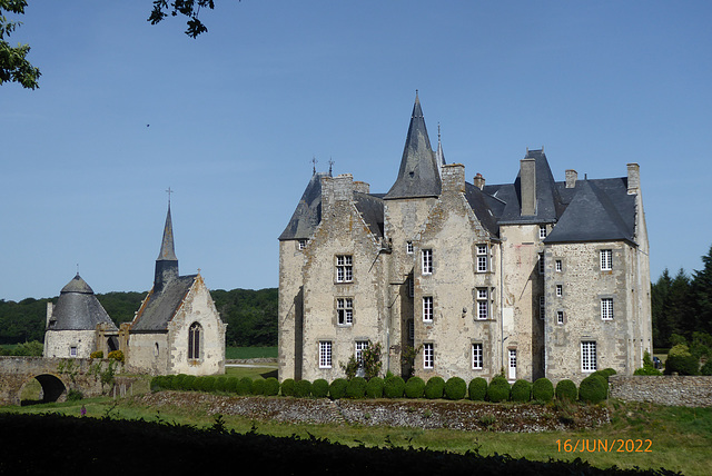 Le château de BOURGON (Mayenne)