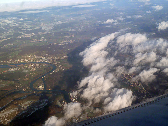 Im Anflug auf Zürich-Kloten, über dem Rhein in Baden-Wüttemberg