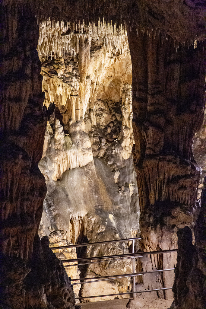 Rudine, Cave Biserujka, Otok Krk