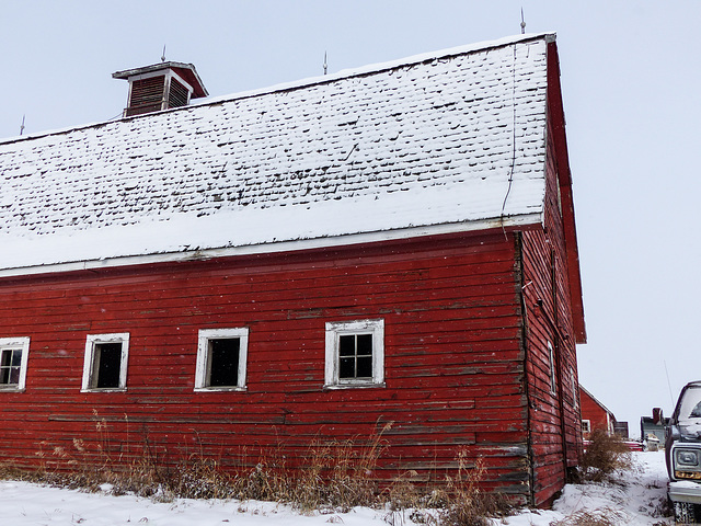 A fine old barn