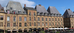 Charleville : Place Ducale (vue partielle)