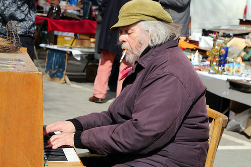 Mais surtout ce musicien qui est présent à l'année