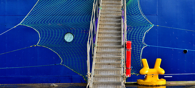 Gangway and safety nets!