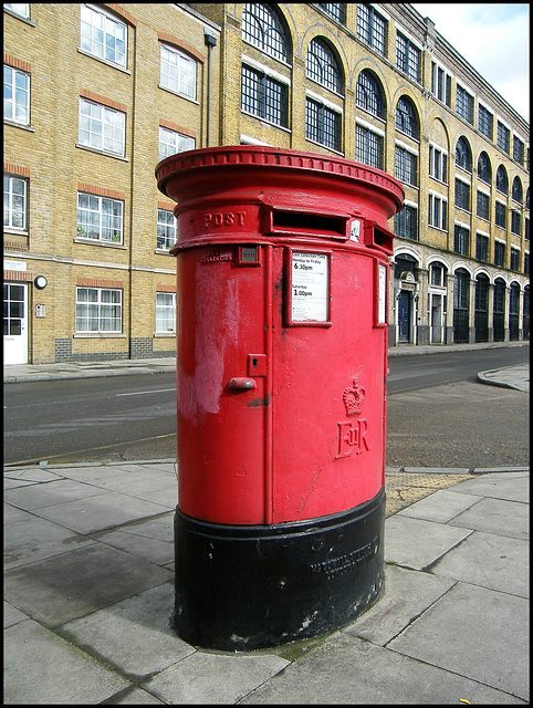 Long Lane double pillar box