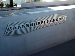 Auf der BAAKENHAFENBRÜCKE