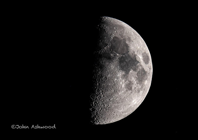 Waxing Gibbous Moon 17.7.21