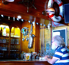 ... au Bar Du Port à  Carteret ....