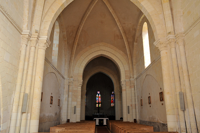 Nef de la Collégiale St-Martin de Trôo - Loir-et-Cher