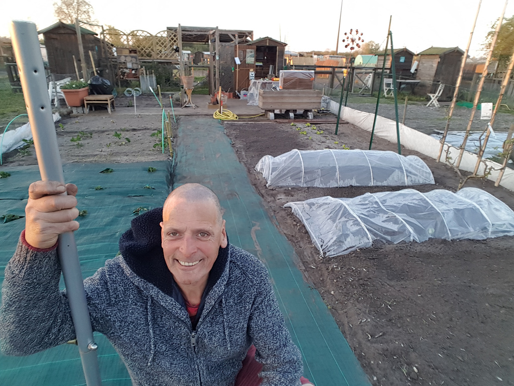 "je suis descendu dans mon jardin"