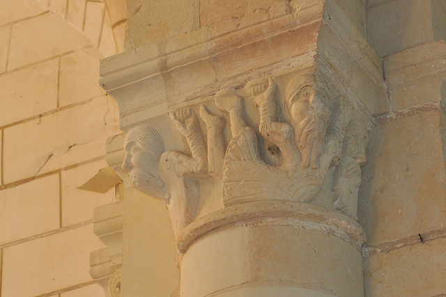 Chapiteau de la Collégiale de Trôo - Loir-et-Cher