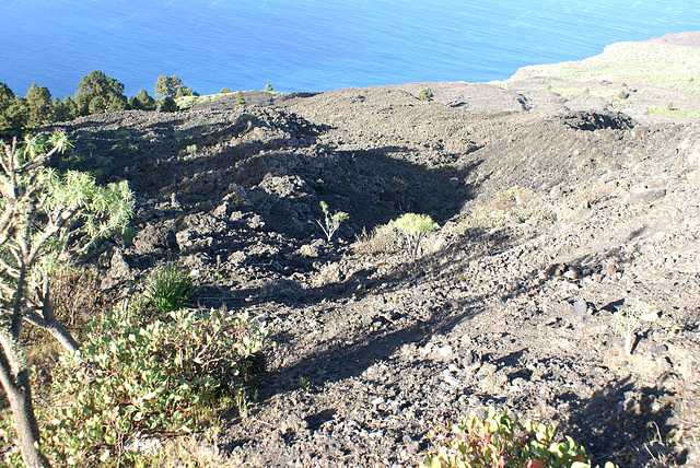 Von Los Llanos nach Süden. Blick hinunter zur Westküste; Licht und Schatten.  ©UdoSm