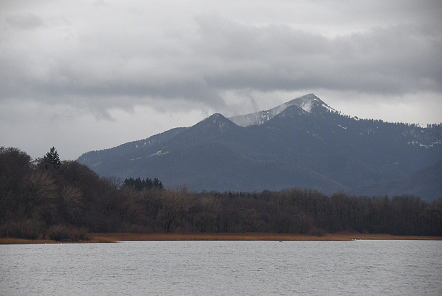 Hochplatte unter Wolken