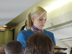 Blonde qui vole..... / Flying blonde attendant