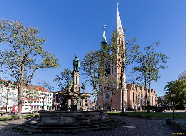 Hagenmarkt - jetzt mit freier Sicht auf die Katharinenkirche (PiPs und Update)