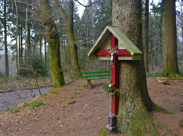 Cross and Bench -aachenerwald (Hbm)