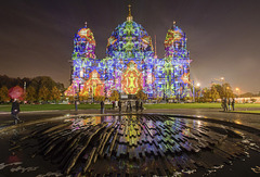 Bunter Dom - seit vielen Jahren findet im Oktober das "Festival of Lights" statt und jedes Jahr gibt es die verschiedensten Lichtinstallationen, die diesen Dom im Licht erstrahlen lassen.