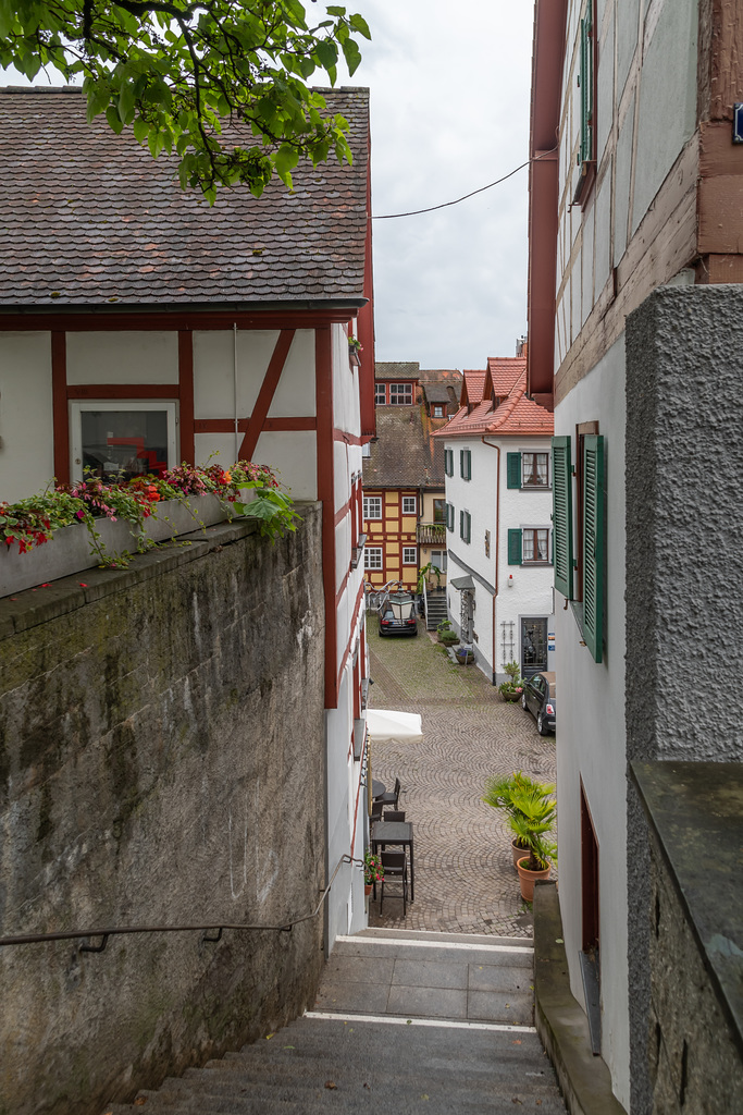 Meersburg, Vom Kirchplatz hinunter in die Unterstadt