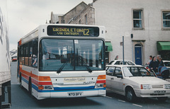 Lancashire United (Blazefield) 701 (W701 BFV) in Clitheroe – 30 May 2001 (467-10)