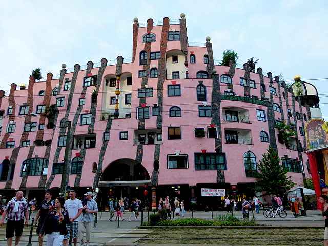 Hundertwasser am Abend