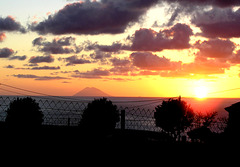 Wenn beim Stromboli die rote Sonne im Meer versinkt - Happy Fence Friday