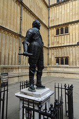Earl Of Pembroke Statue